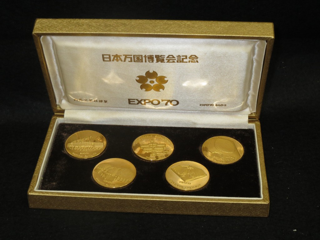 【最終値下げ】大容量イミテーションアクセサリー約3kg➕金杯まとめ売り IMG_0830-1024x768.jpg